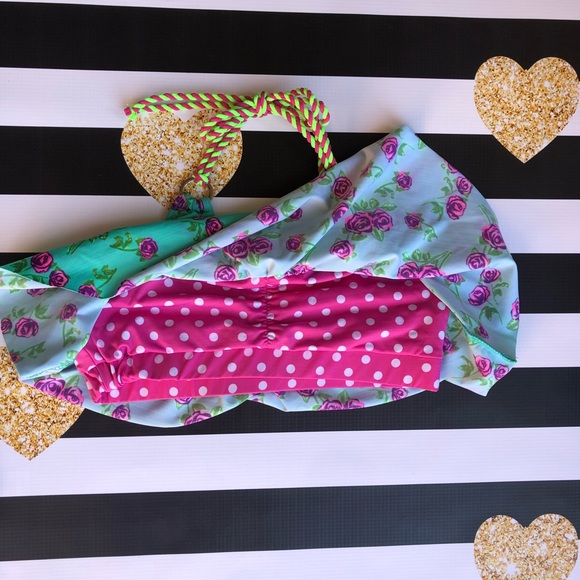 Kids California Kisses Sports Bra - Picture 2 of 3